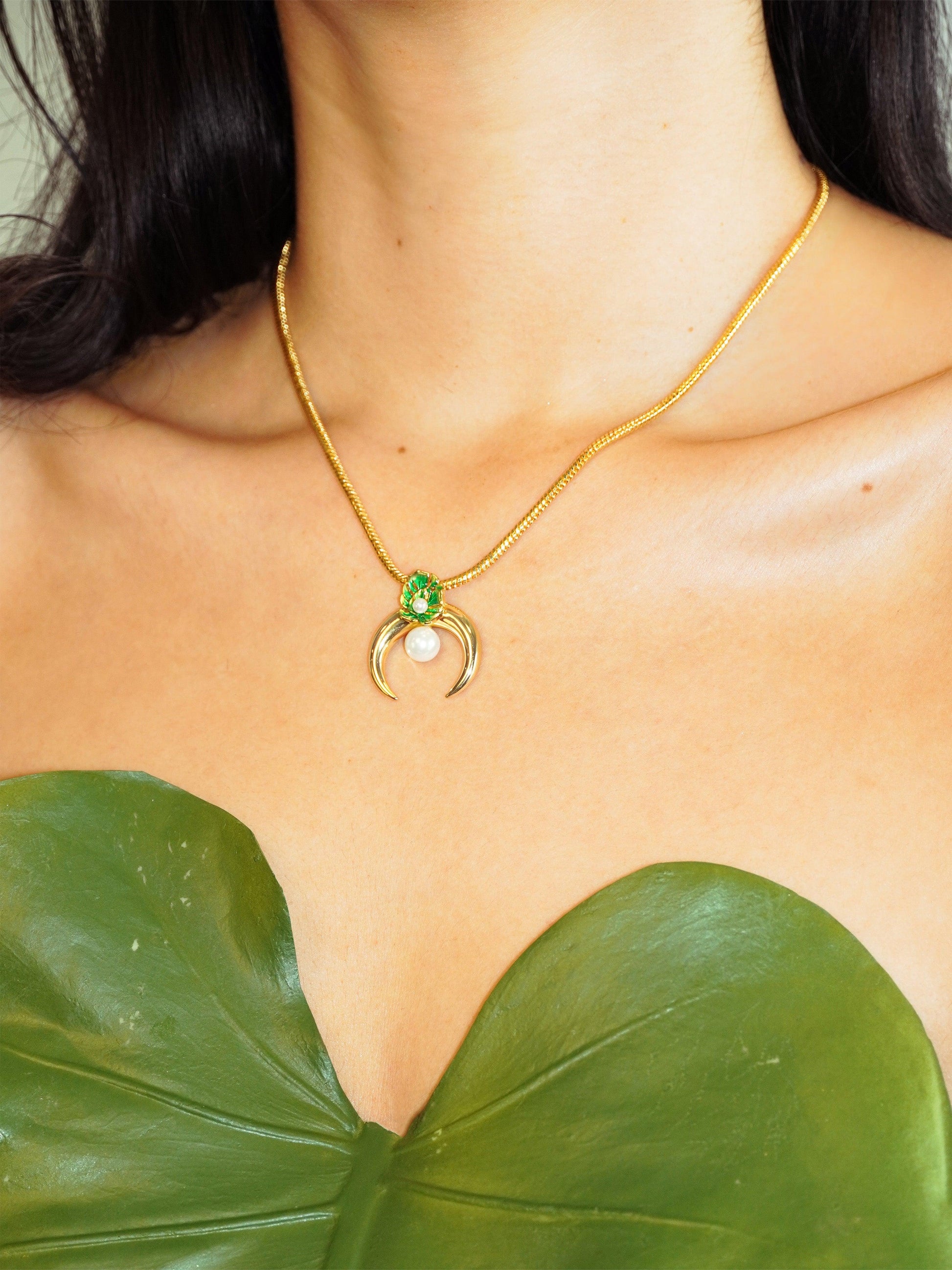 Tropical Horn Necklace - Work Piece